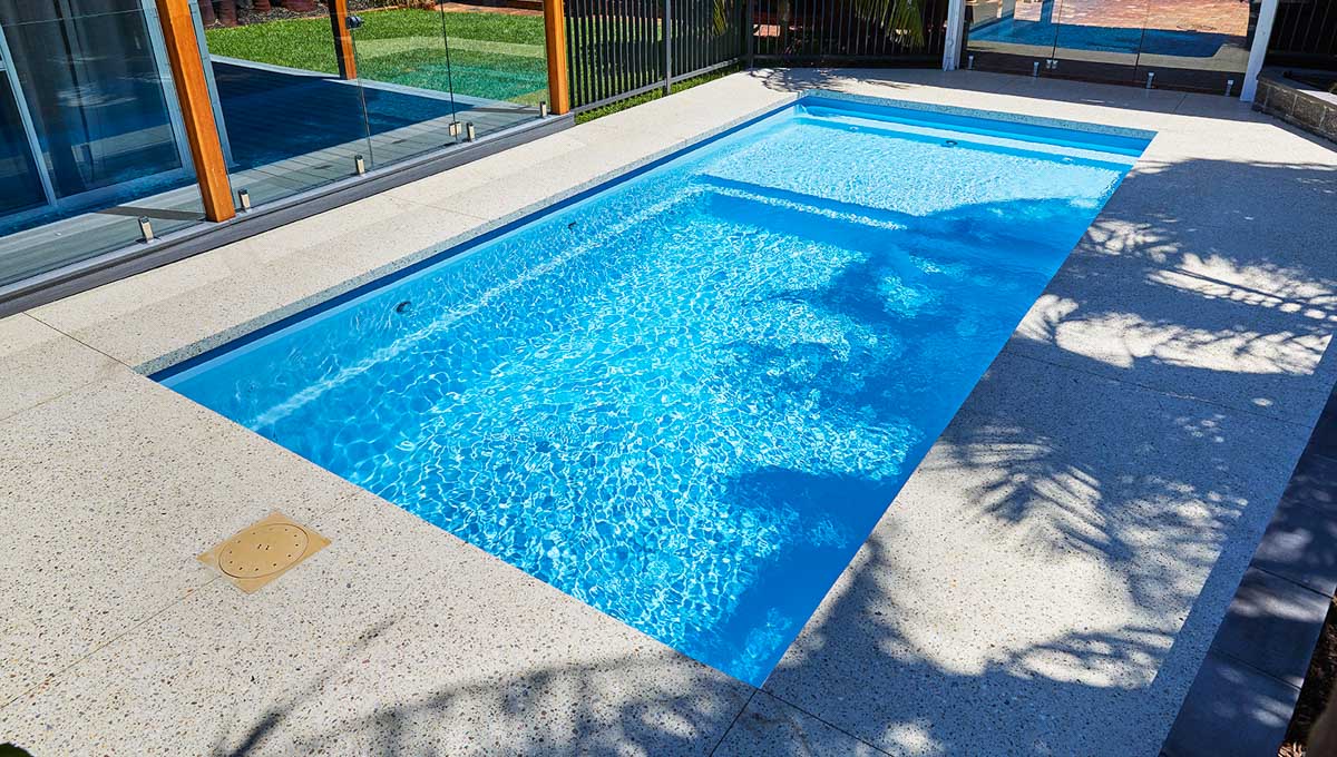 sunseeker-slimline-7.2m-3.5m-sky-blue-shimmer-stirling-galleryimage-16